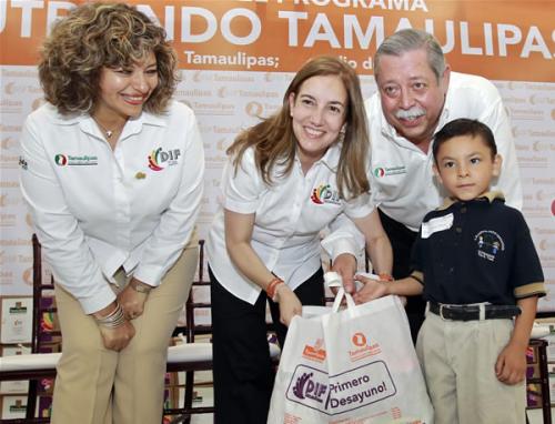 Entrega DIF Tamaulipas dotaciones de verano a niños de “Primero Desayuno”